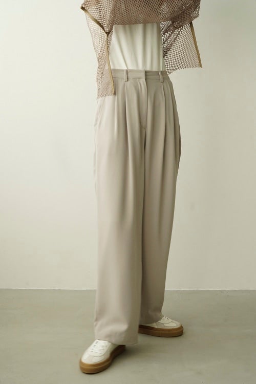 BASIC TUCK PANTS