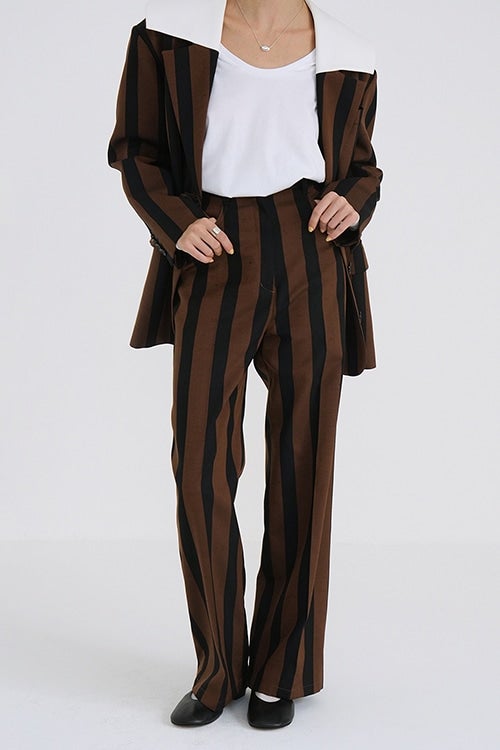 STRIPE CENTER CLEASE STRAIGHT PANTS