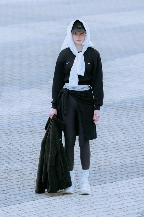 CLANE×MIZUNO SHORT SWEATSHIRT
