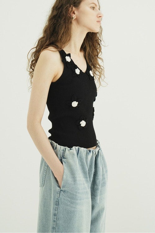 FLOWER MOTIF CAMI KNIT TOPS