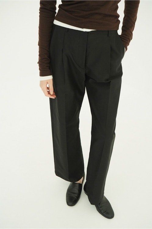 LOW WAIST TUCK STRAIGHT PANTS