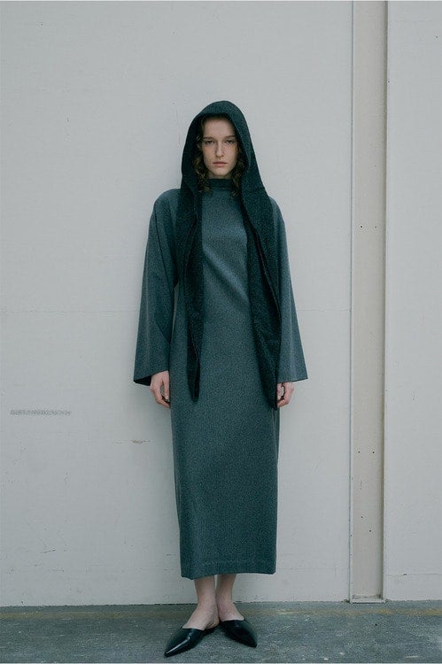 KIMONO SLEEVE STRAIGHT WOOL ONEPIECE