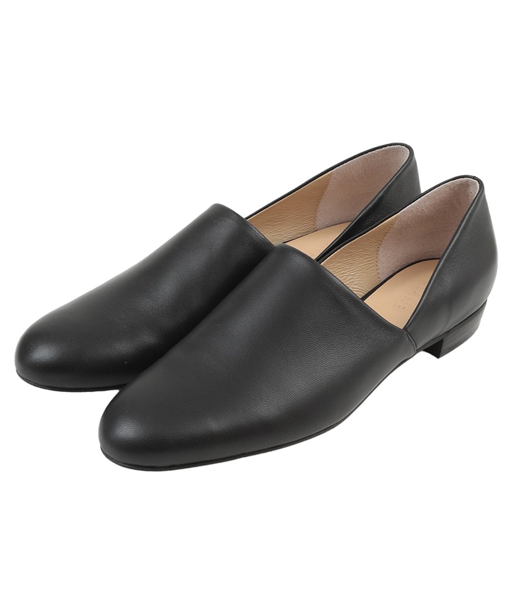 SIDE CUT STACKED FLAT SHOES