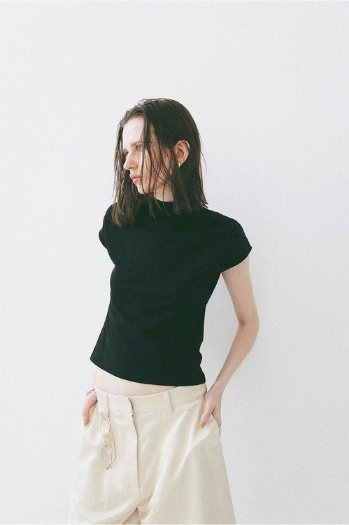 UP NECK COMPACT TOPS