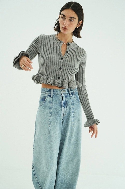 W FACE SHORT FRILLED KNIT TOPS