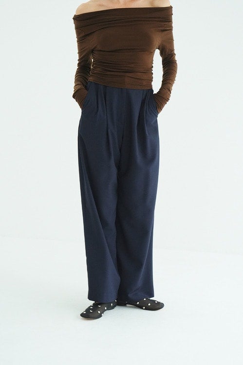 BASIC TUCK PANTS