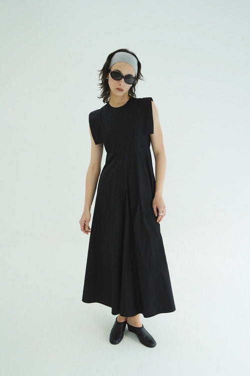SQUARE SLEEVE ONEPIECE