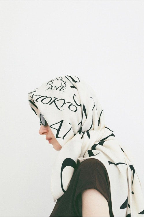 GRAPHIC HUGE STOLE