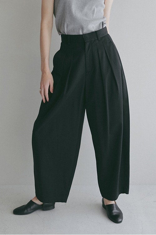 TUCK BARREL PANTS