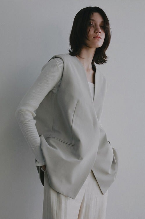 COLLARLESS GILET