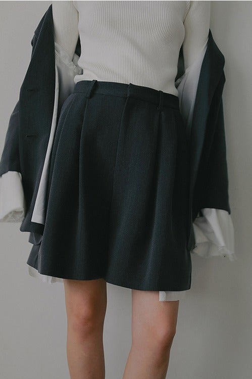 FLARED SHORT PANTS