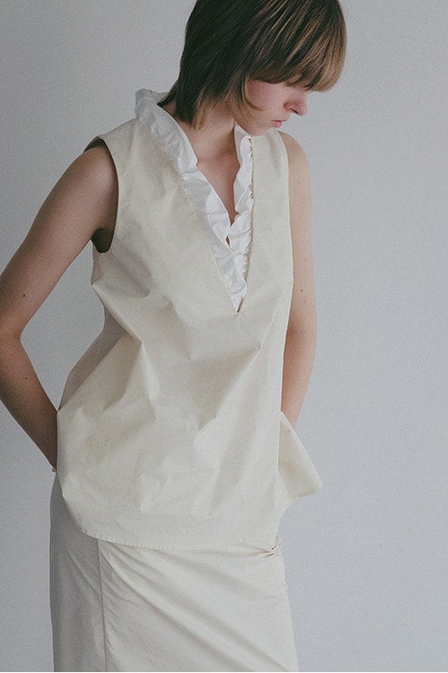 FRILL V NECK SET UP