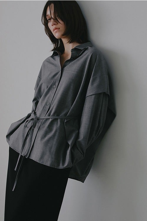 SHOULDER TUCK SHIRT