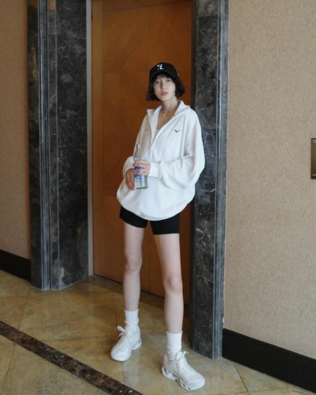 Ena / 158 cm / DIRECTOR