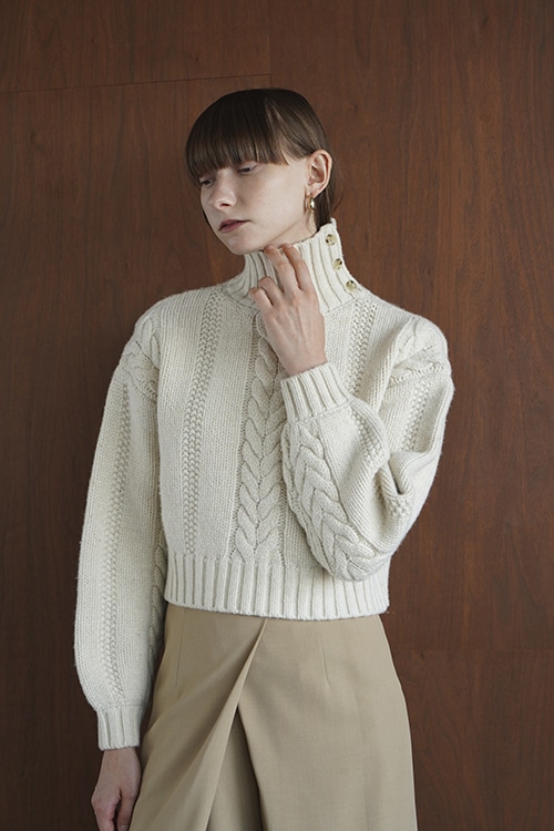 SHORT CABLE TURTLE KNIT TOPS