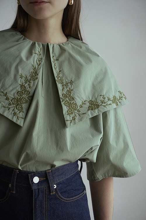 BIG COLLAR EMBROIDERY TOPS