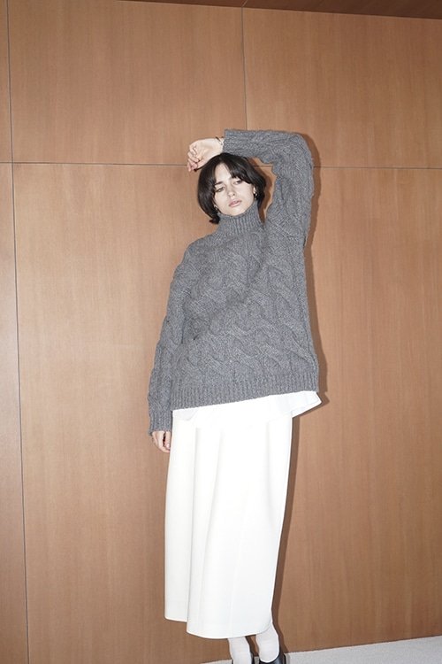 BIG CABLE OVER KNIT TOPS