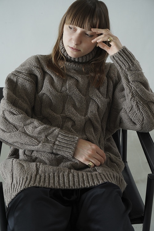 BIG CABLE OVER KNIT TOPS