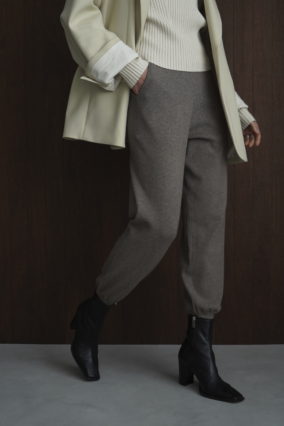 clane_official - SLIM KNIT PANTS - color : ivory / brown size : 1