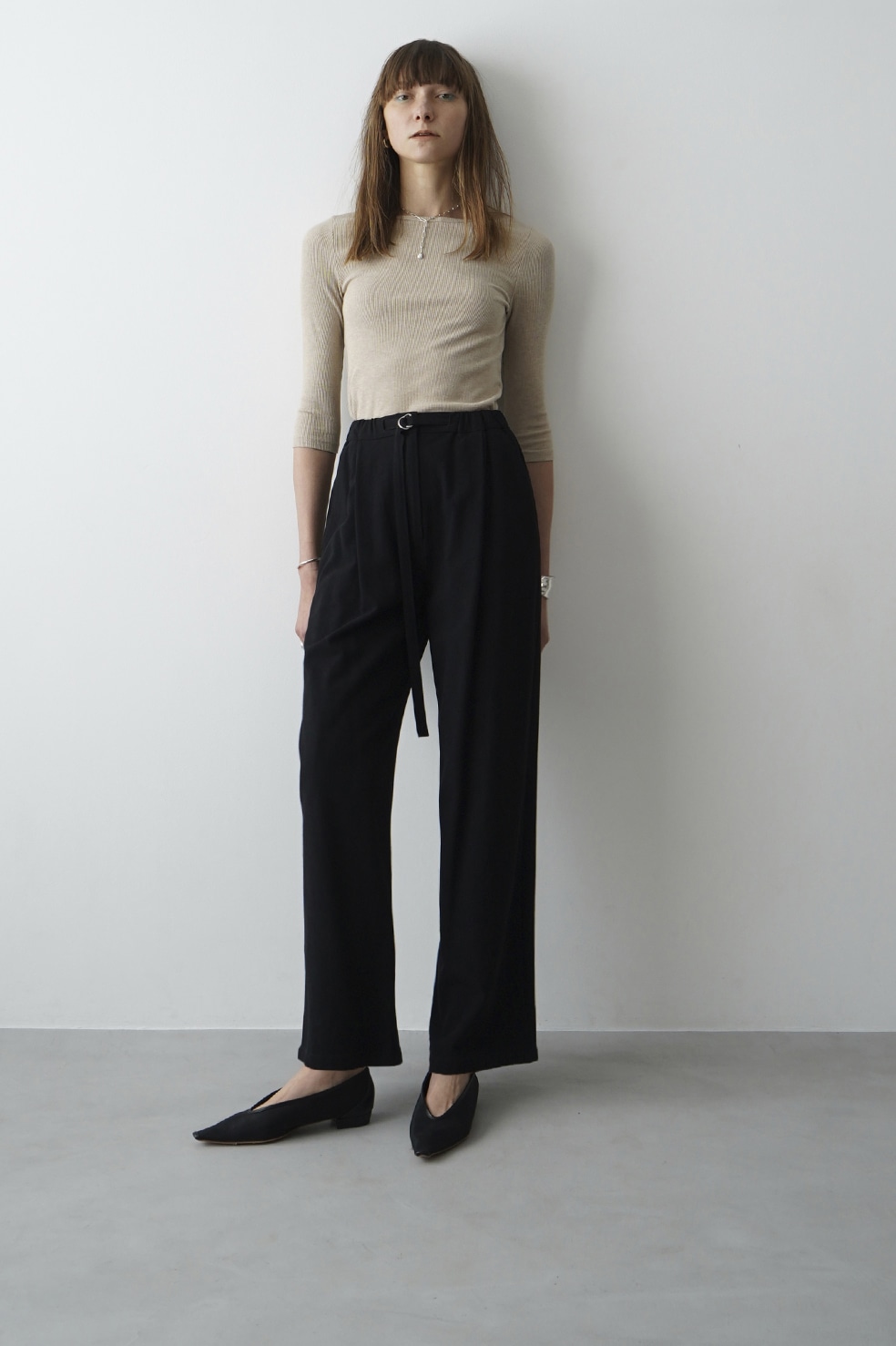 レディースCLANE BELTED LOOSE STRAIGHT PANTS - カジュアルパンツ