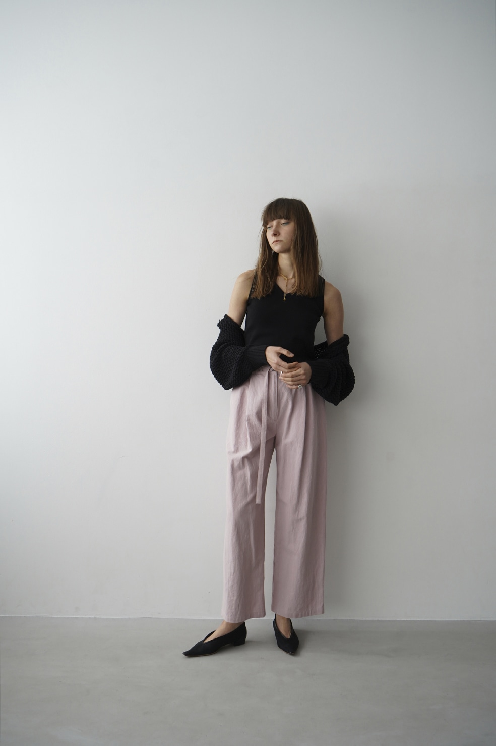 レディースCLANE BELTED LOOSE STRAIGHT PANTS - カジュアルパンツ