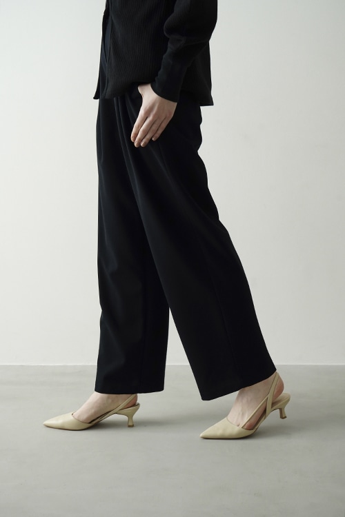 TWO TUCK TAPERED PANTS