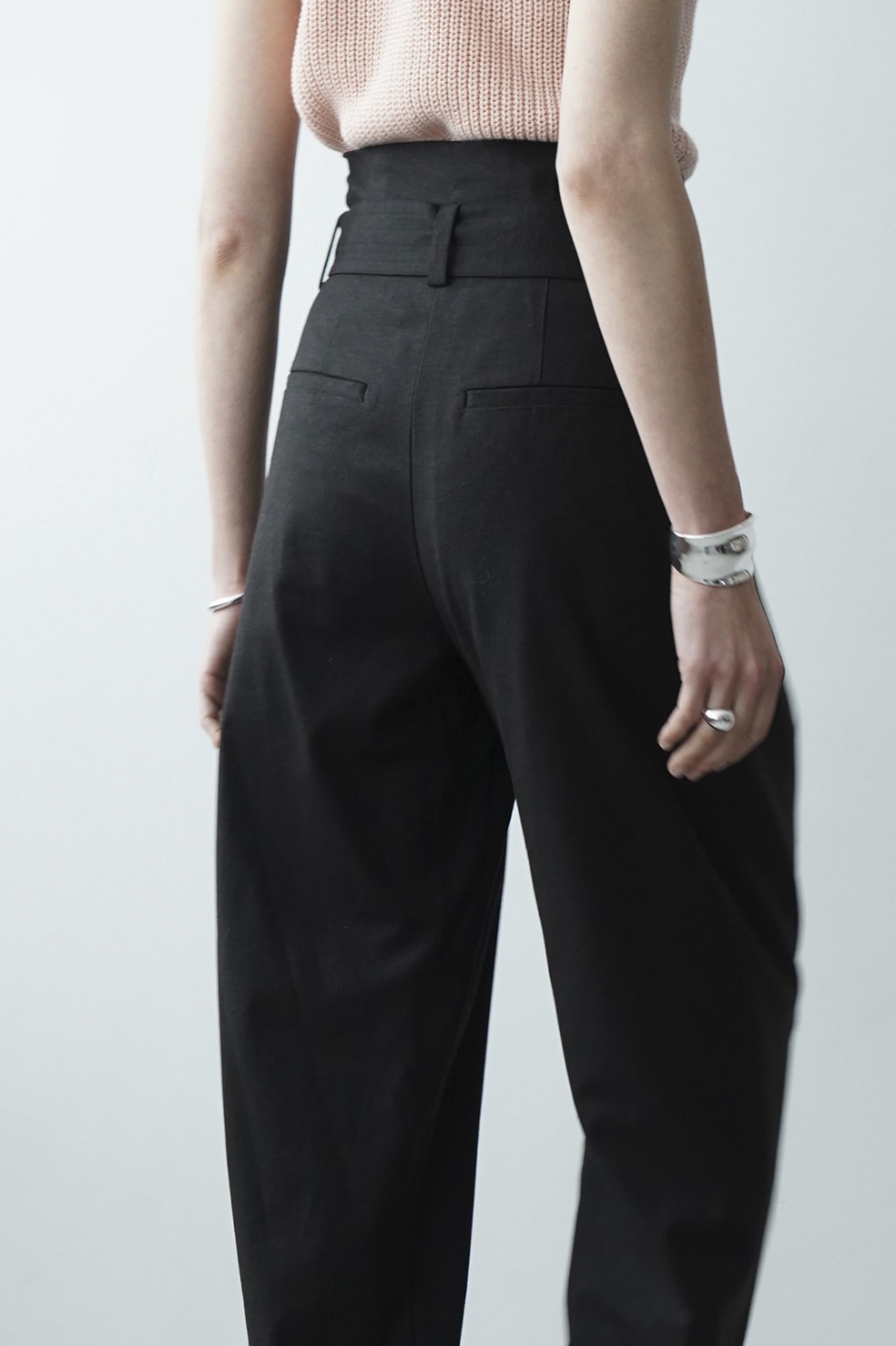 BELT TUCK TAPERED PANTS｜SKIRT/PANTS(スカート/パンツ)｜CLANE