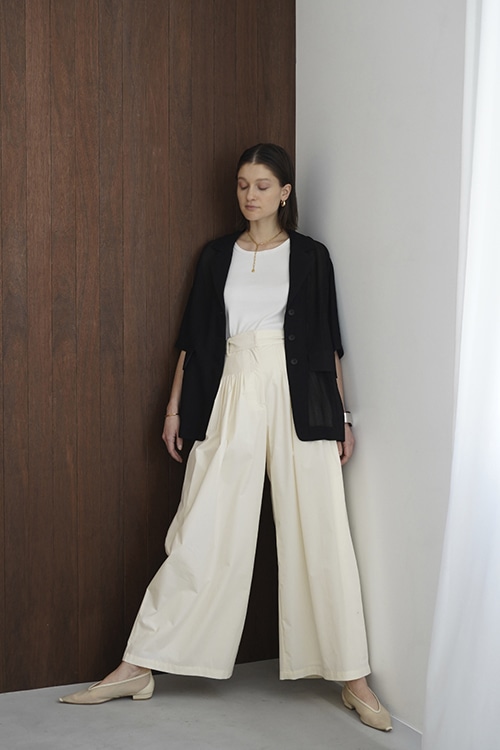 TUCK DESIGN WIDE PANTS