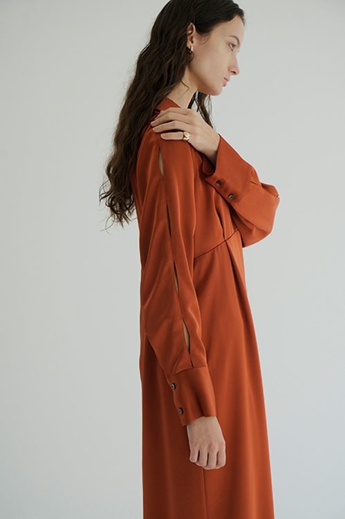 SLIT HOLE SLEEVE SATIN ONEPIECE