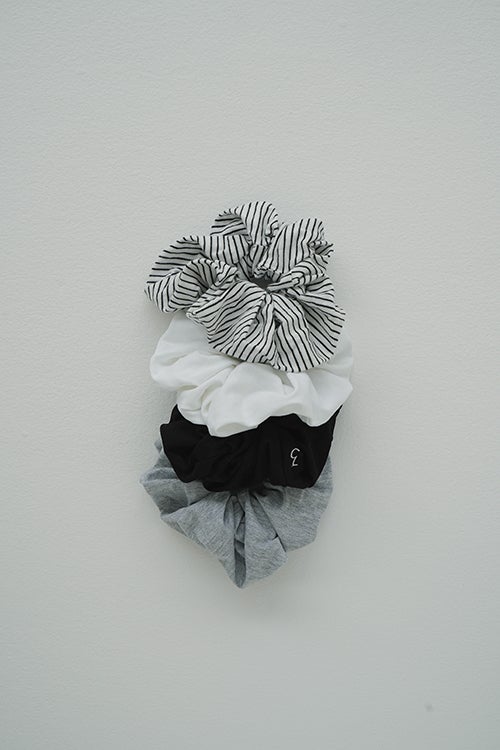 LOGO SCRUNCHIE