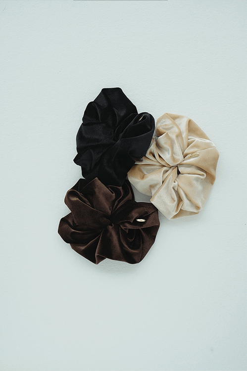 VELOUR SCRUNCHIE