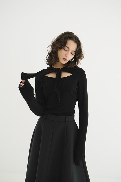 BOW TIE HOODED CUT TOPS