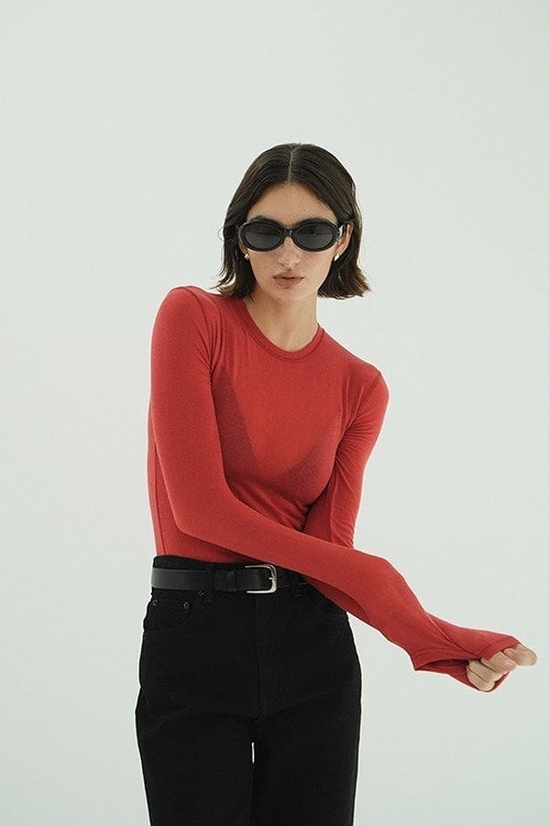 COMFORTABLE CREW TOPS