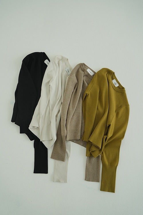 BASIC COMPACT KNIT TOPS