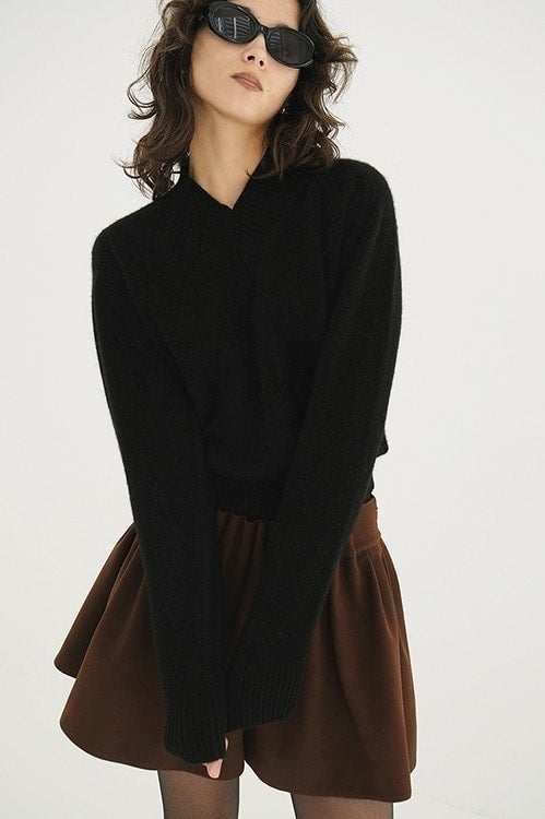 YAK V NECK KNIT TOPS