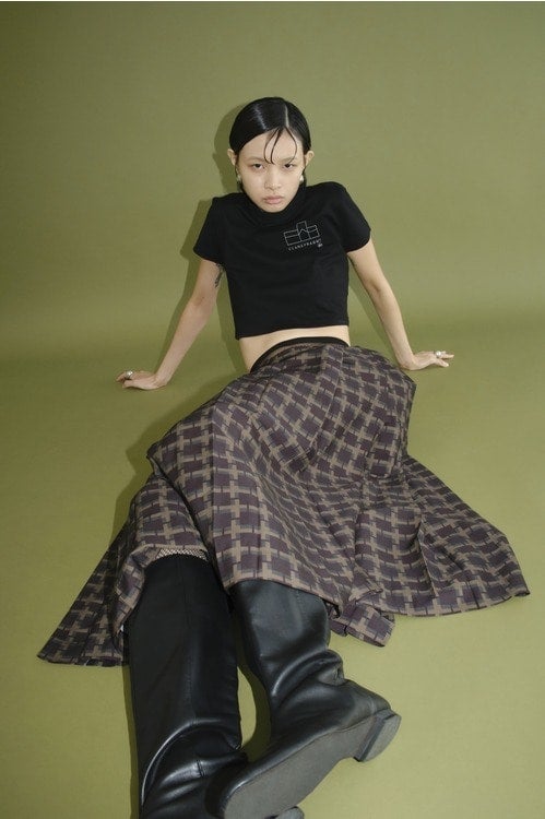 CLANE x FRGMT WALL GRAPHIC PLEATS SKIRT