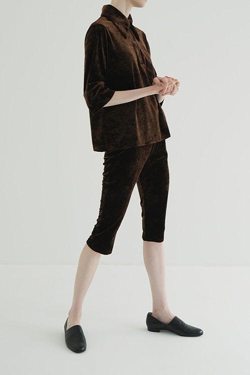 VELOUR CAPRI PANTS