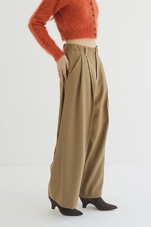 TUCK WIDE PANTS