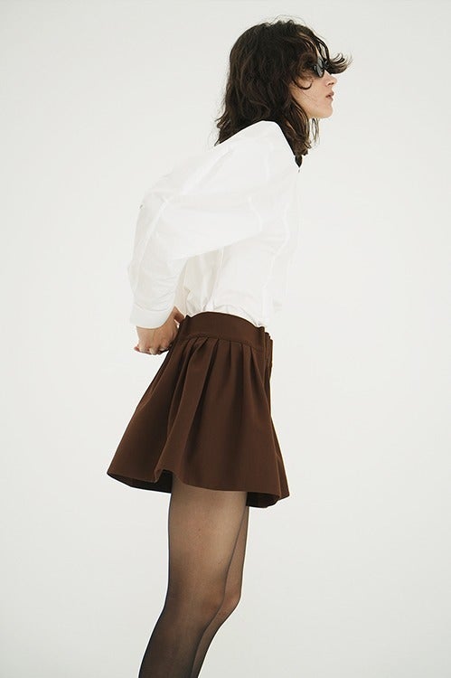 LOW WAIST TUCK SHORT PANTS