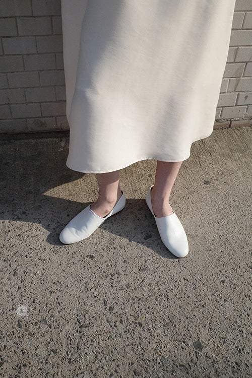 SIDE CUT STACKED HEEL FLAT SHOES