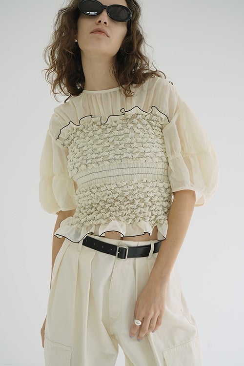 COLOR STITCHED SHIRRING TOPS