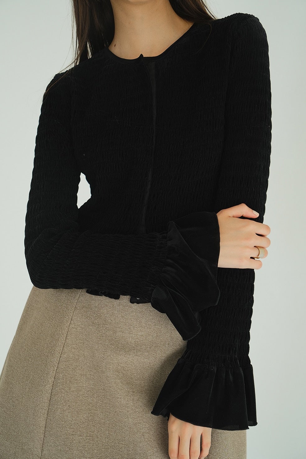 新品【CLANE】SHIRRING DESIGN BLOUSE サイズ2 新品【CLANE】SHIRRING DESIGN BLOUSE サイズ2 - メルカリ