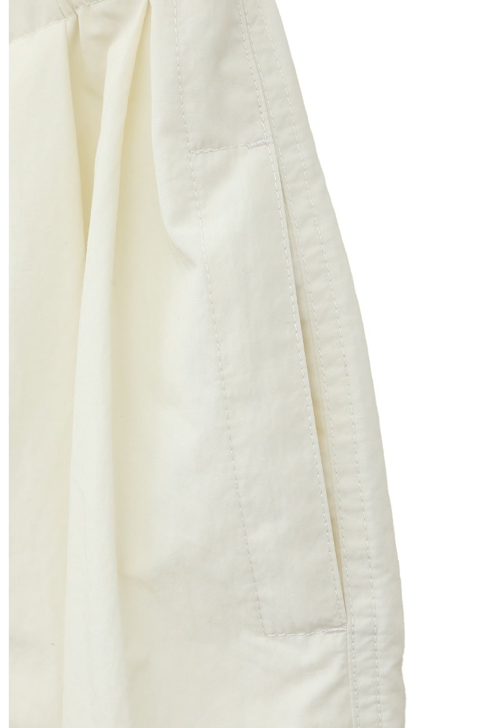 CLANE パラシュートパンツ ホワイト CLANE（クラネ）の「CLANE/クラネ/COTTON PARACHUTE PANTS