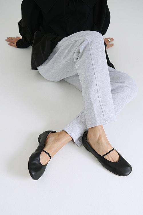 【25SS PRE ORDER】OBLIQUE TOE FLAT SHOES