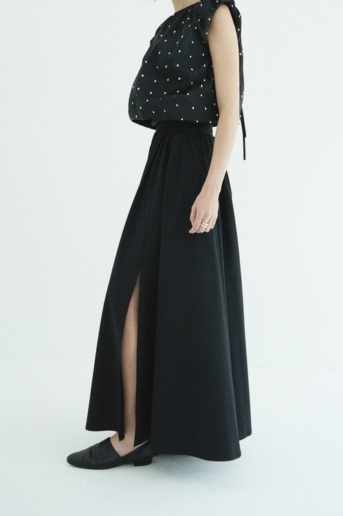 SLIT FLARE SKIRT