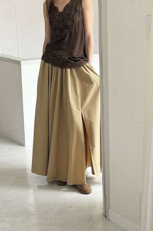 SLIT FLARE SKIRT