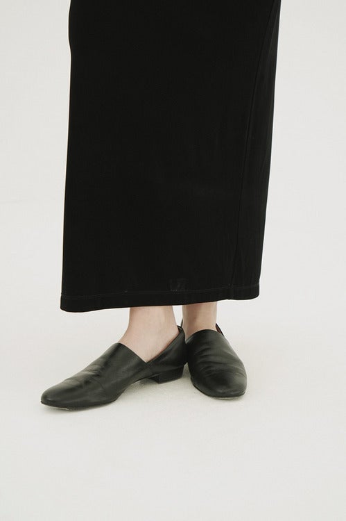 SIDE CUT STACKED FLAT SHOES