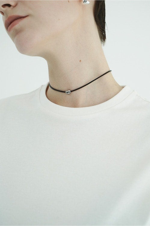 METAL CHARM CHOKER