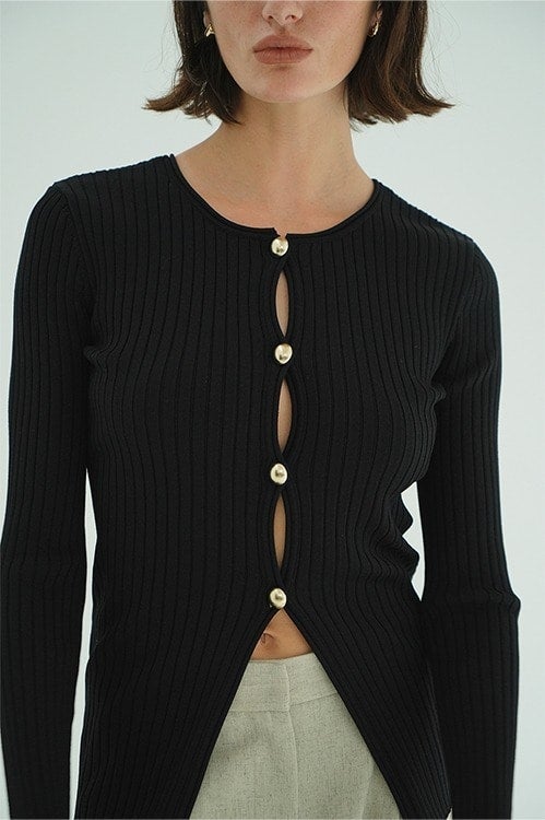 W FACE GOLD BUTTON KNIT TOPS