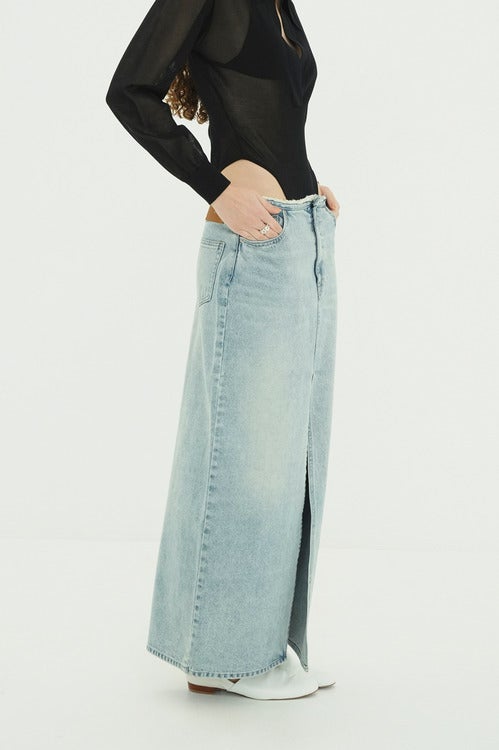 FRONT SLIT DENIM SKIRT